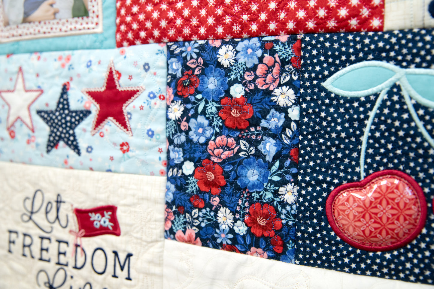 Kimberbell Star-Spangled Beauty Ladder Quilt *Preorder*