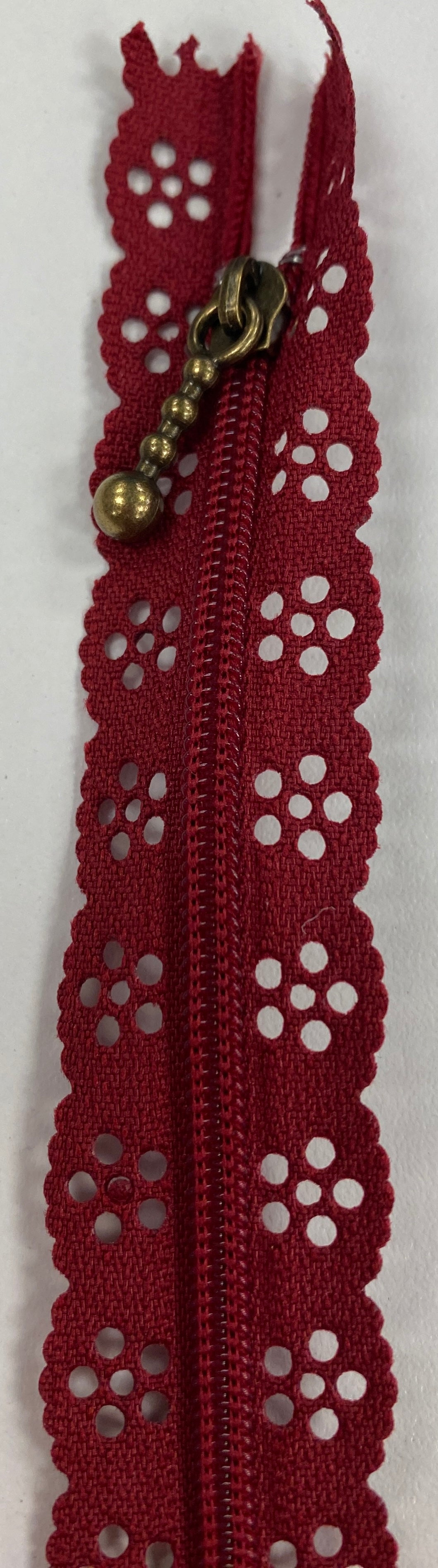 15.5" Lace Zipper