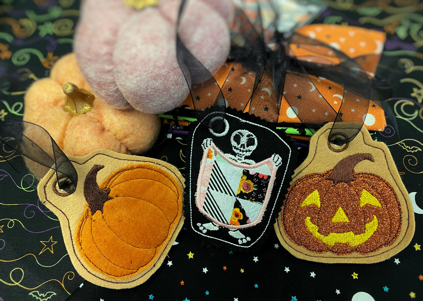 October 2022 Free Ornaments