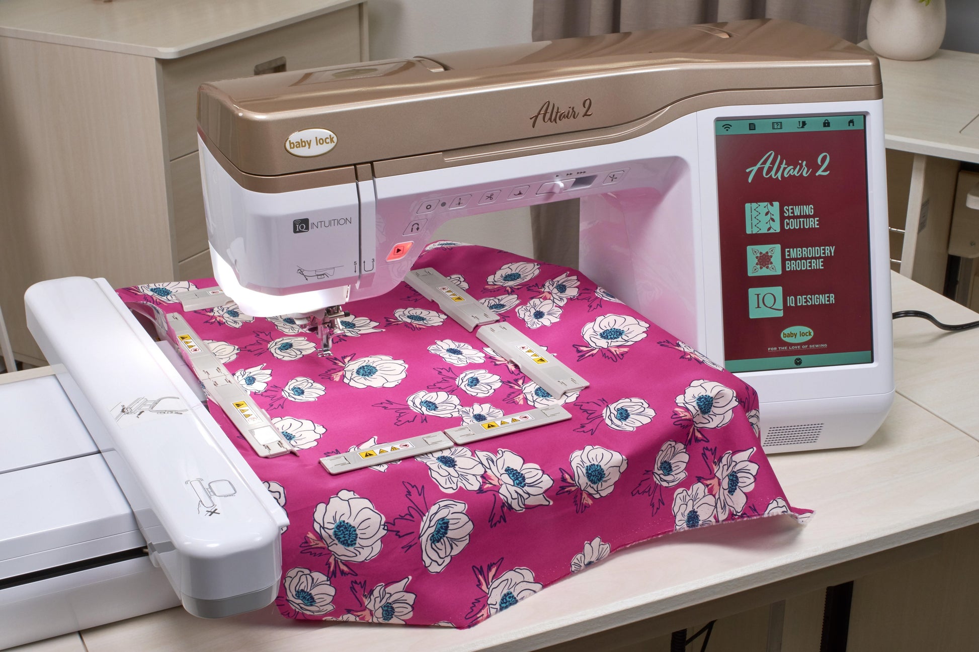 Baby Lock Aventura  Embroidery and Sewing Machine
